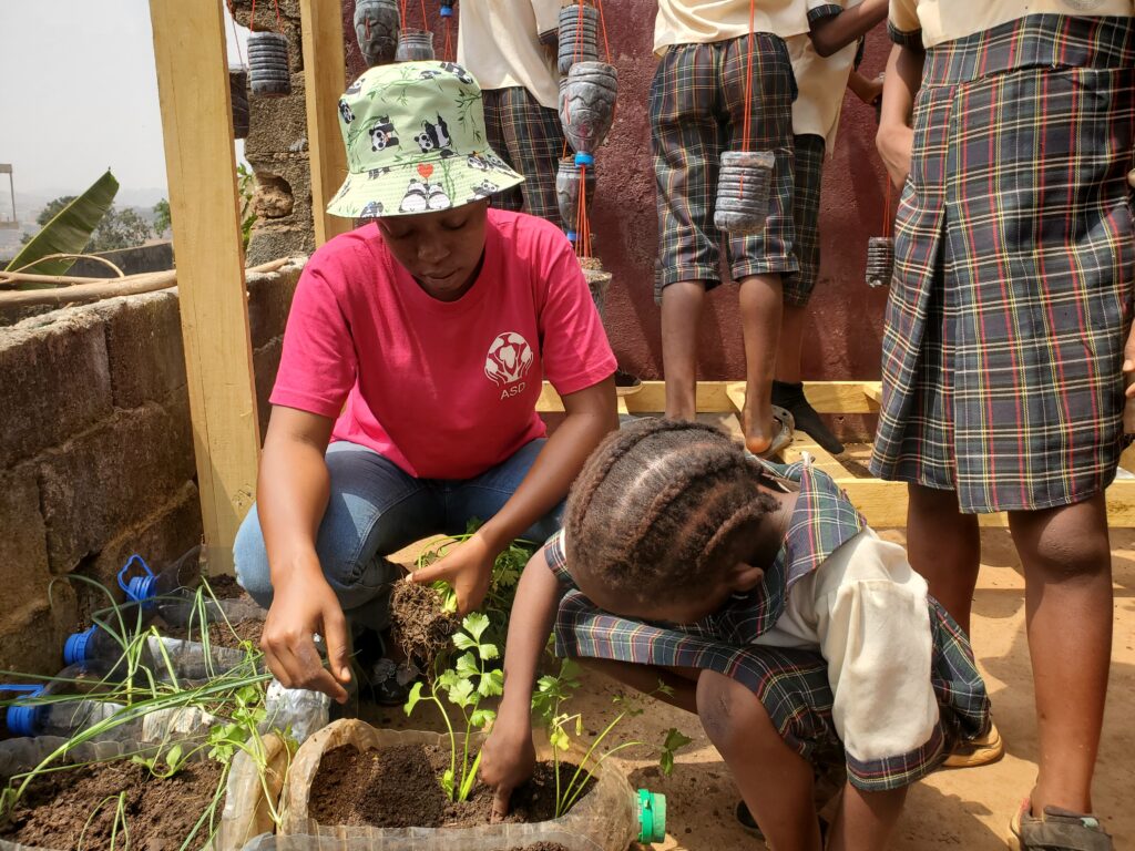 Initiation à la pratique de l'agriculture urbaine en milieu scolaire