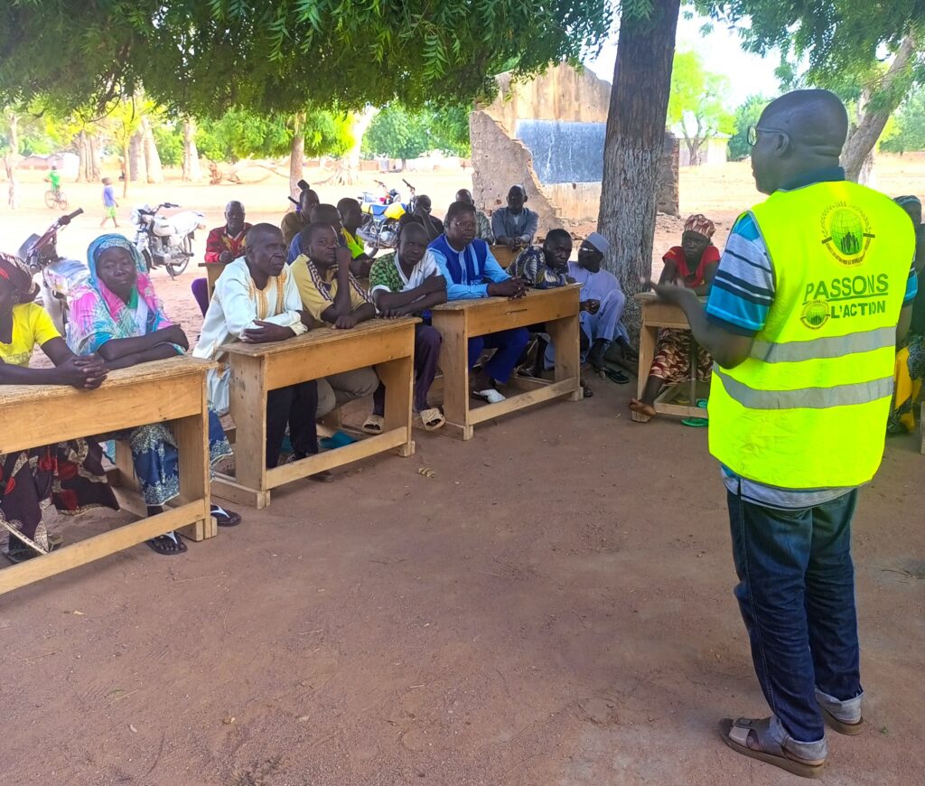 Formateur de JADD en pleine sensibilisation à Winde Ngong