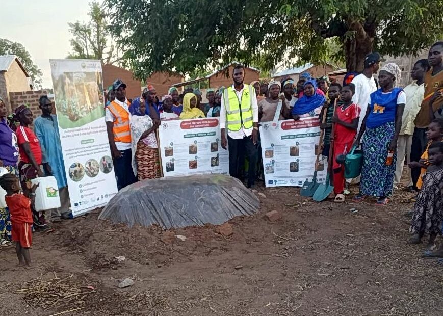 Photo de famille à l'issue de la formation sur le compostage Ngong Nord Cameroun